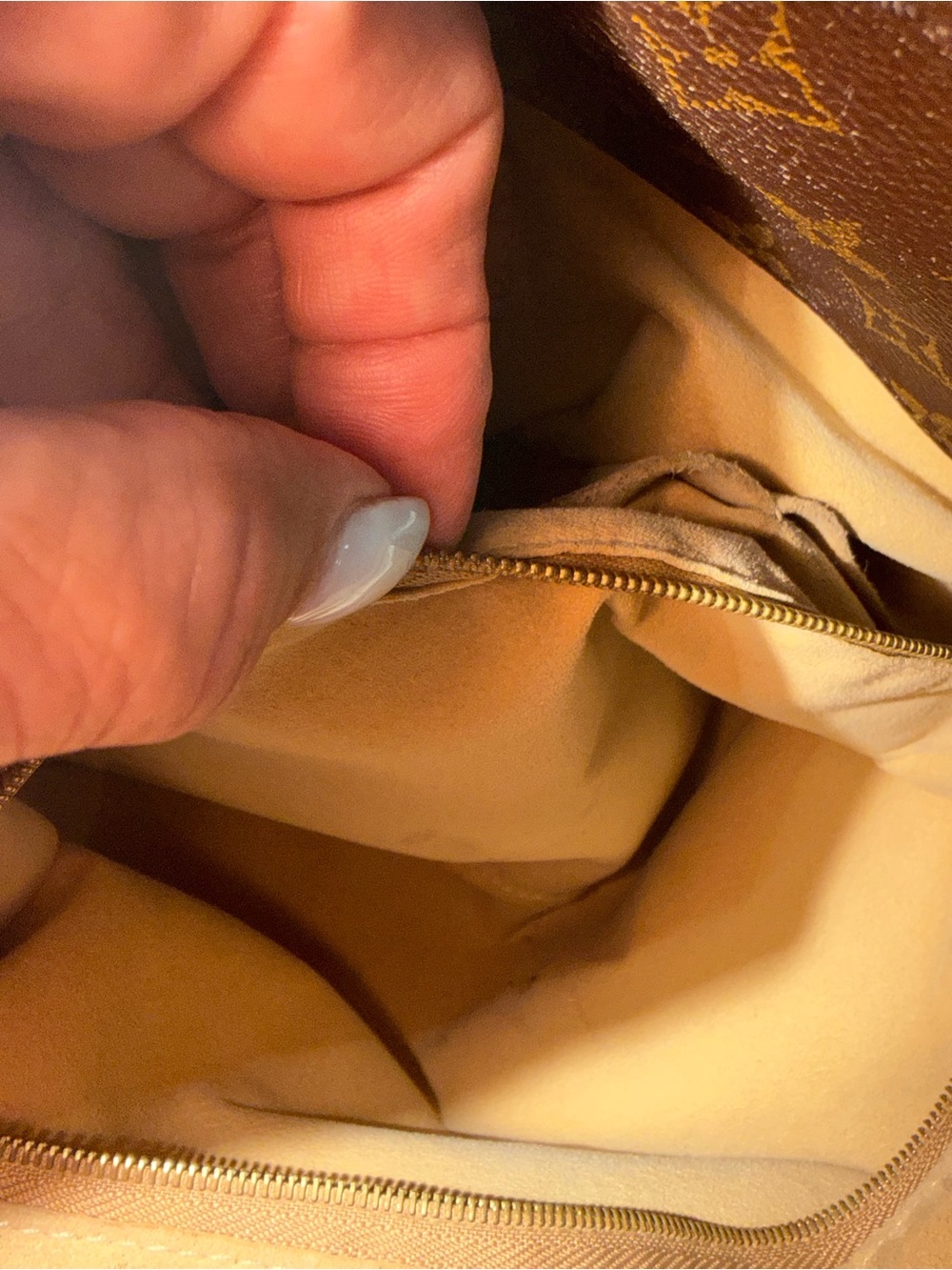 Louis Vuitton Monogram Canvas Shoulder Hobo in Brown with Tan Handle - Picture 13 of 15